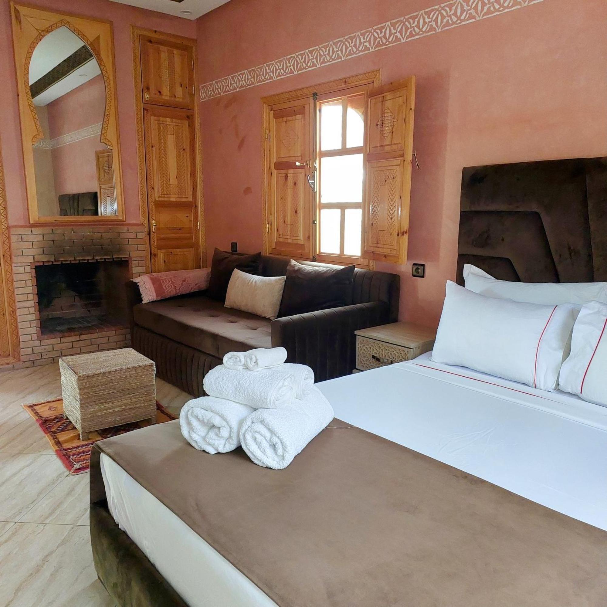 ウリッカ Chez Mamouchthka Bed & Breakfast エクステリア 写真
